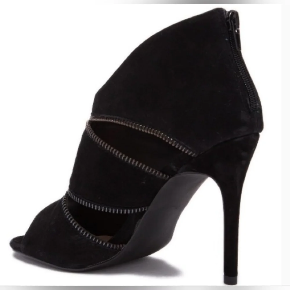 Fergie Ameila Black Zipper Sandals--Sizes 7.5 and  8.5 Women - Picture 2 of 10